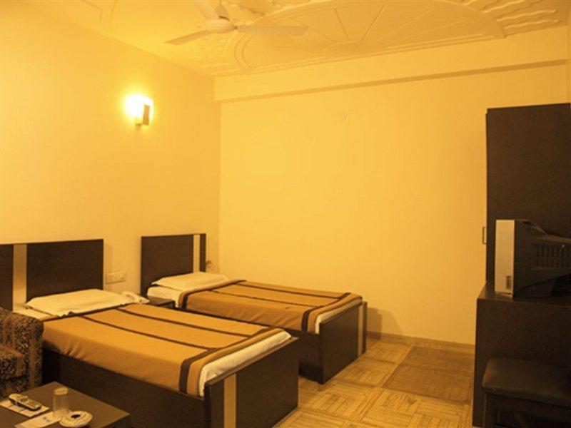 Indira International Inn Νέο Δελχί Εξωτερικό φωτογραφία